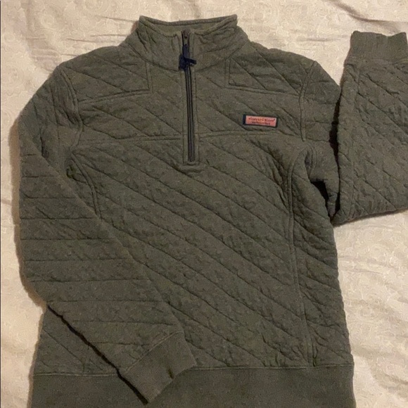 Vineyard Vines Tops - Vineyard vines grey quilted shep